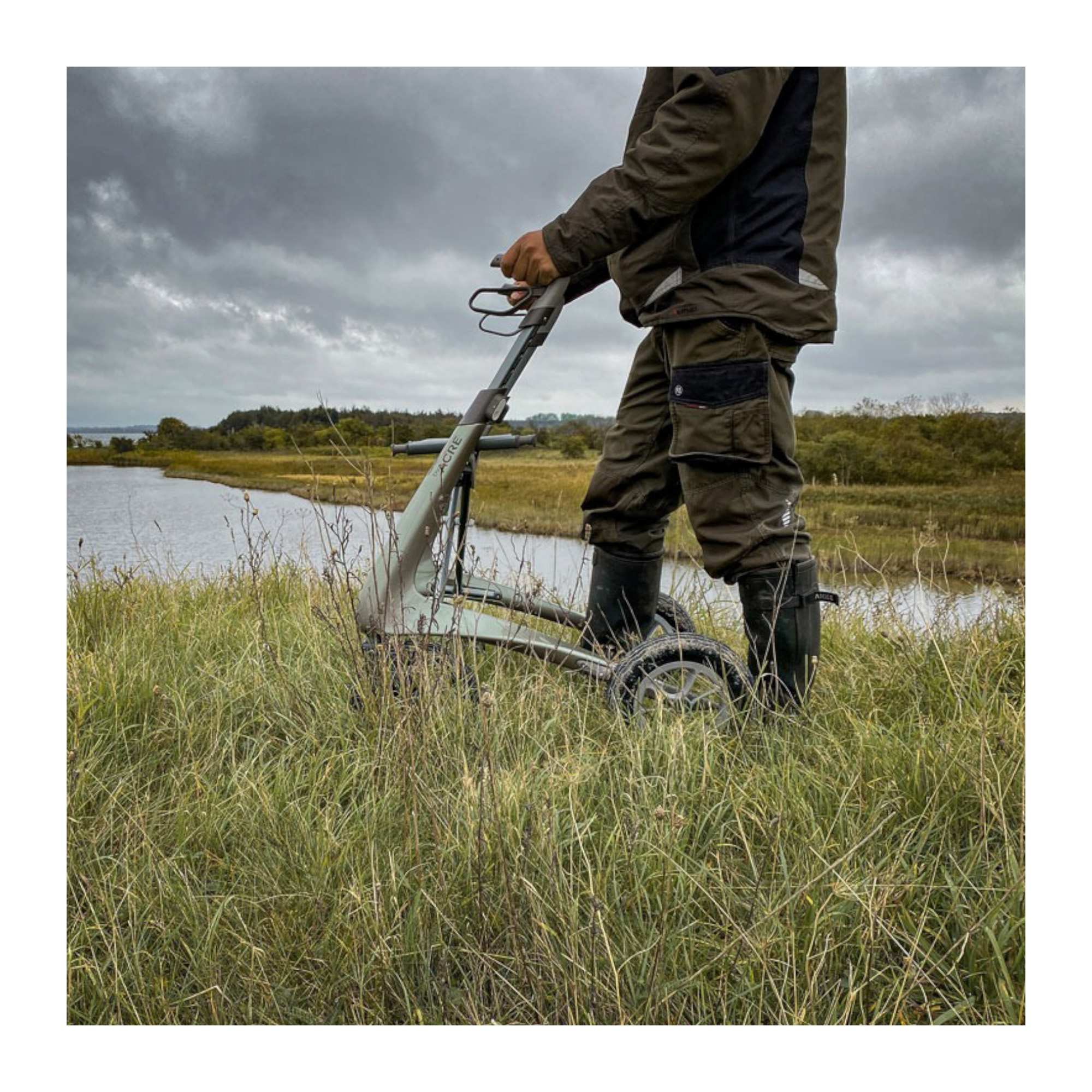 ANDADOR ROLLATOR MODELO THE CARBON OVERLAND BYACRE - Imagen 3